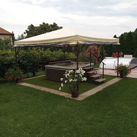 - Balaton 18797 Ferienhaus *