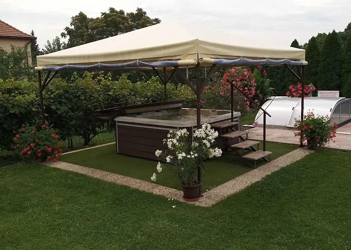 - Balaton 18797 بيت للعطل *