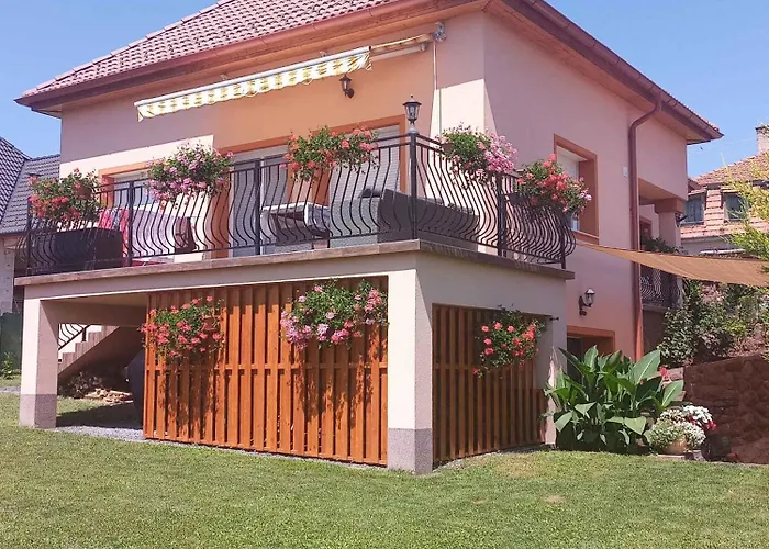 - Balaton 18797 Balatonfůzfő